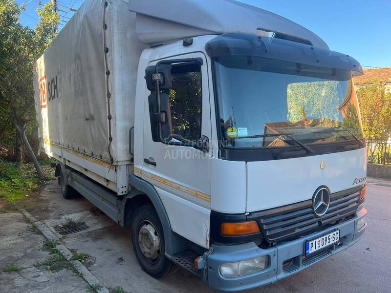 Mercedes Benz 818