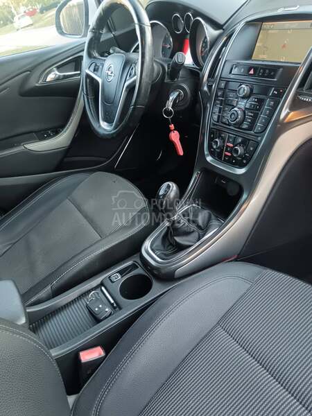 Opel Astra J titanium