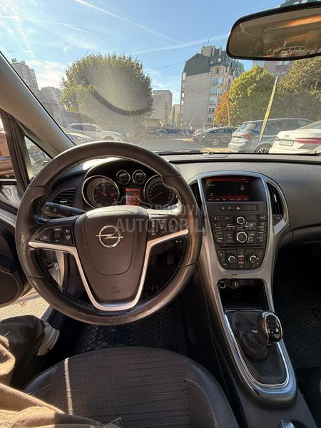 Opel Astra J 1.6 CDTI