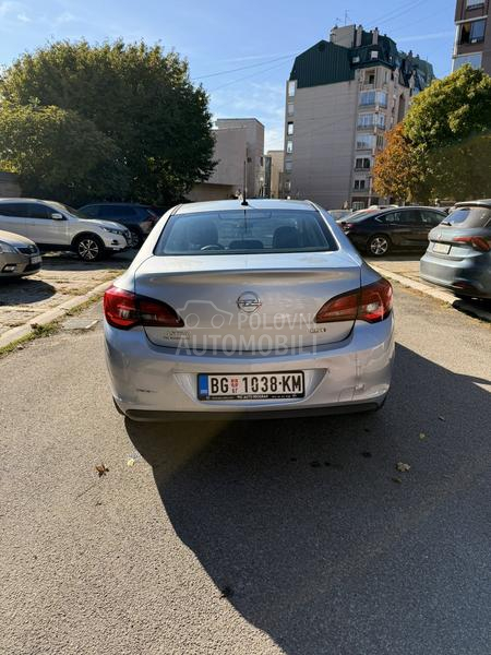 Opel Astra J 1.6 CDTI
