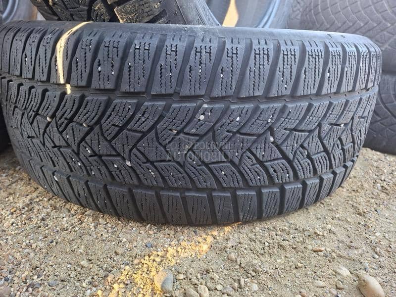 Dunlop 235/50 R18 Zimska
