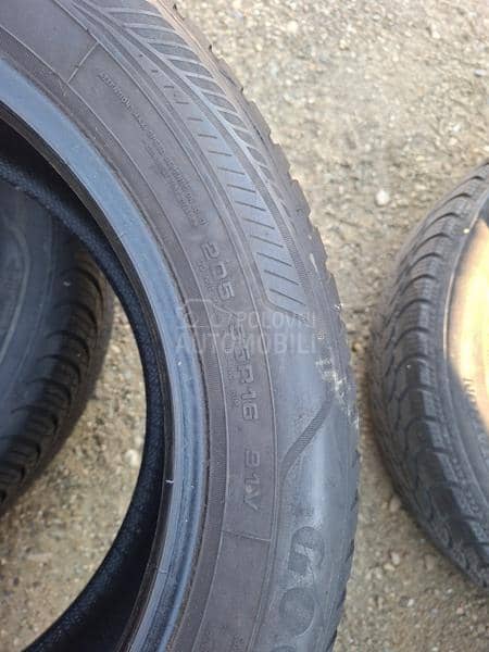 Goodyear 205/55 R16 Zimska