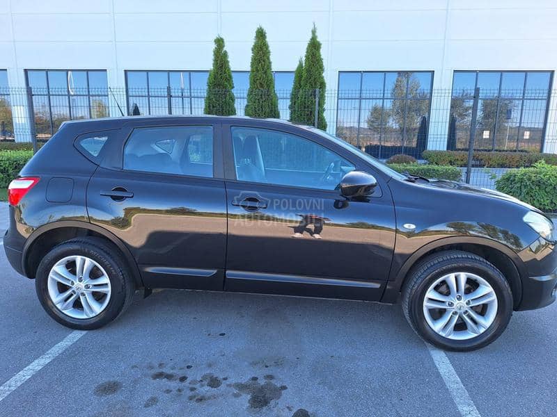 Nissan Qashqai  Nissan Qashqai