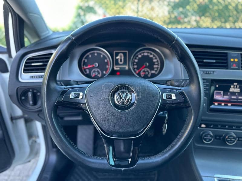 Volkswagen Golf 7 1.2 T.S.I/PANO