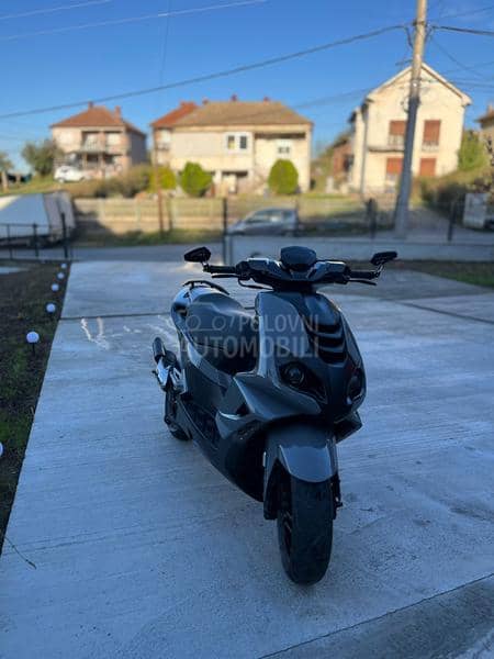 Peugeot speedfight 4