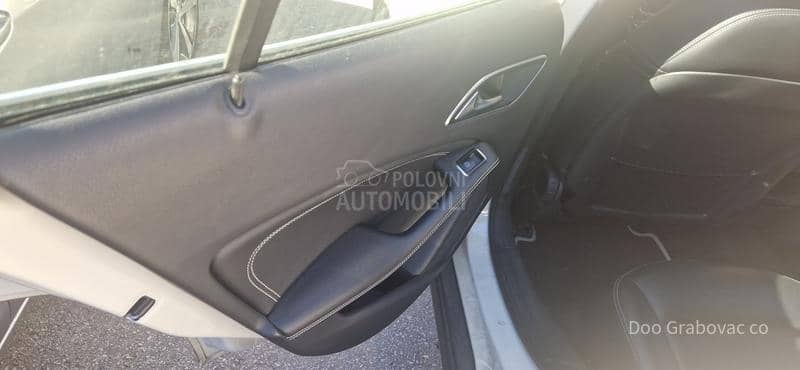 Mercedes Benz GLA 200 sport