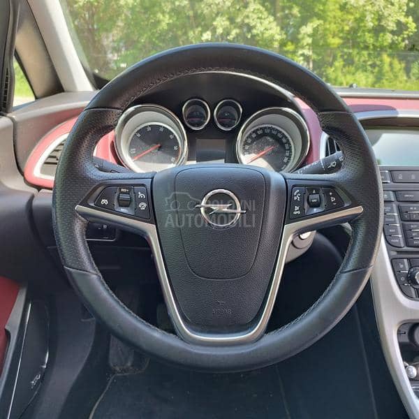Opel Astra J GTC