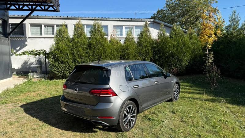Volkswagen Golf 7 /NOV//LED/NAV/