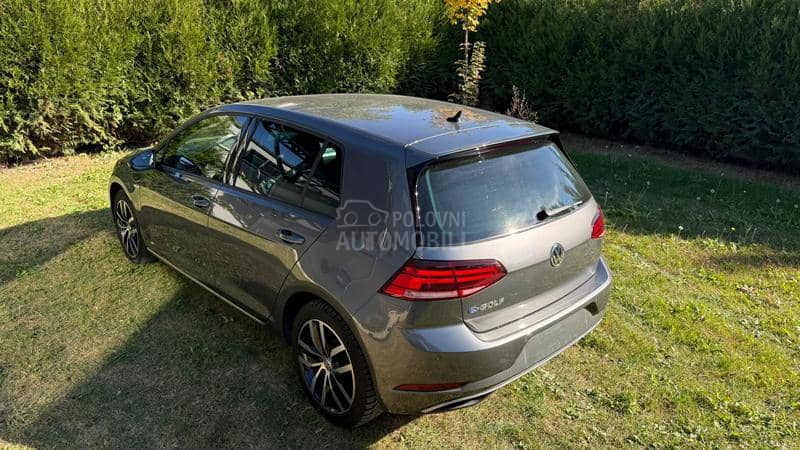 Volkswagen Golf 7 /NOV//LED/NAV/