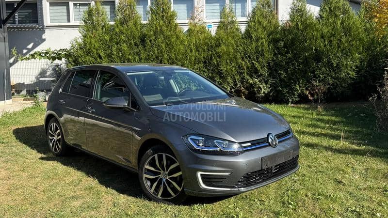 Volkswagen Golf 7 /NOV//LED/NAV/