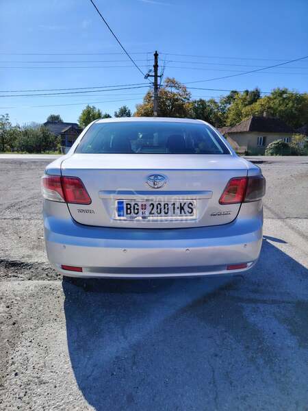 Toyota Avensis 2.0 D4D LUNA