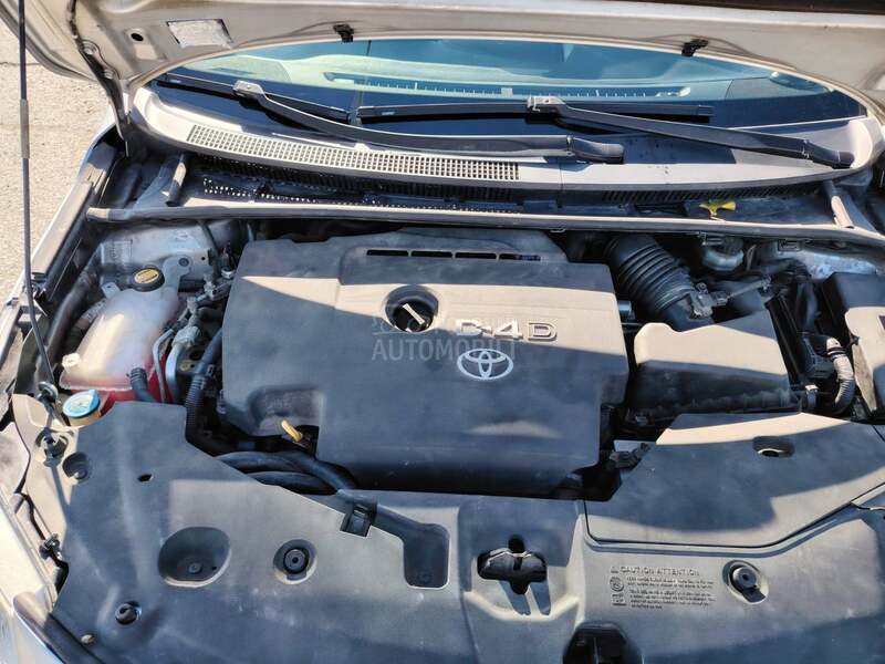 Toyota Avensis 2.0 D4D LUNA
