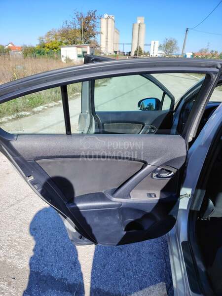 Toyota Avensis 2.0 D4D LUNA