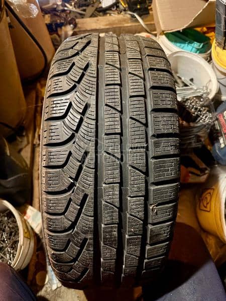 Pirelli 225/40 R18 Zimska