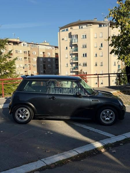 MINI One 