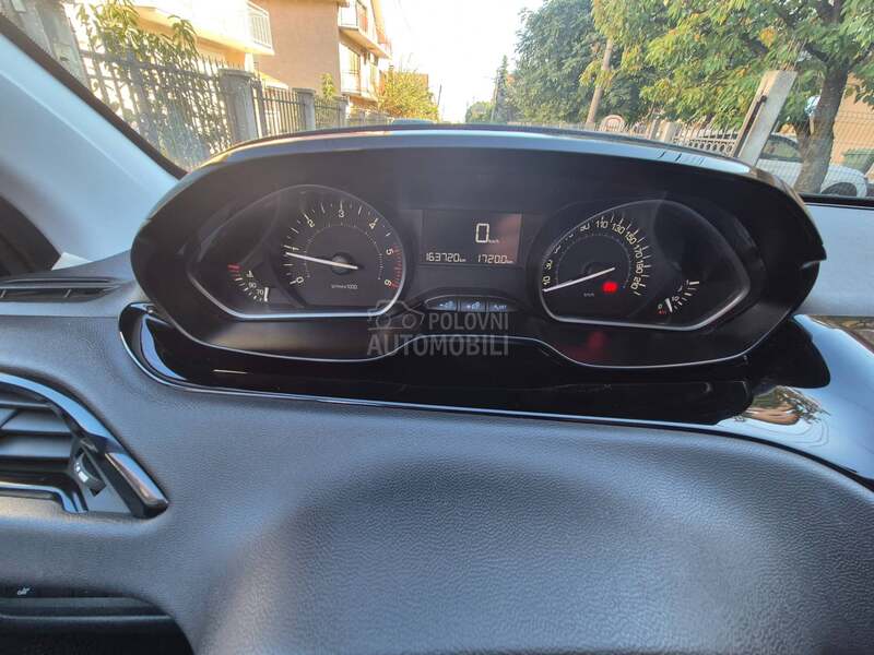 Peugeot 208 1.5 HDi Nav