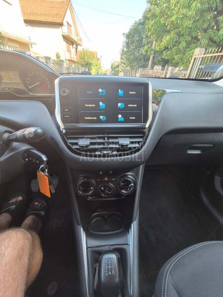 Peugeot 208 1.5 HDi Nav