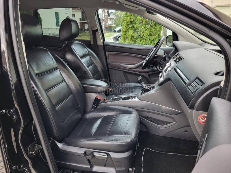 Ford Kuga TITANIUM 4X4