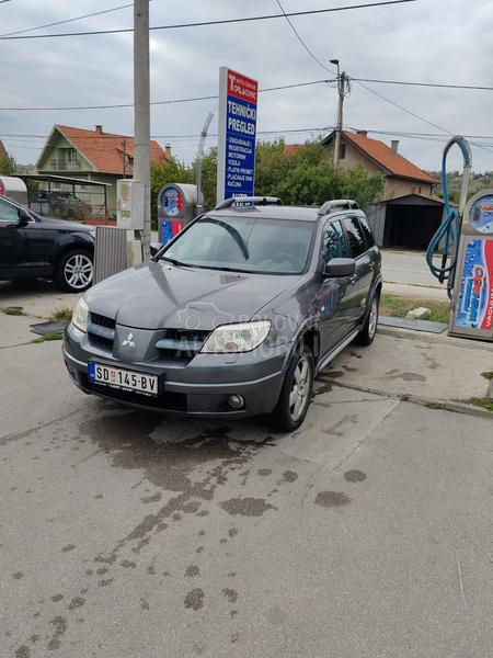 Mitsubishi Outlander 