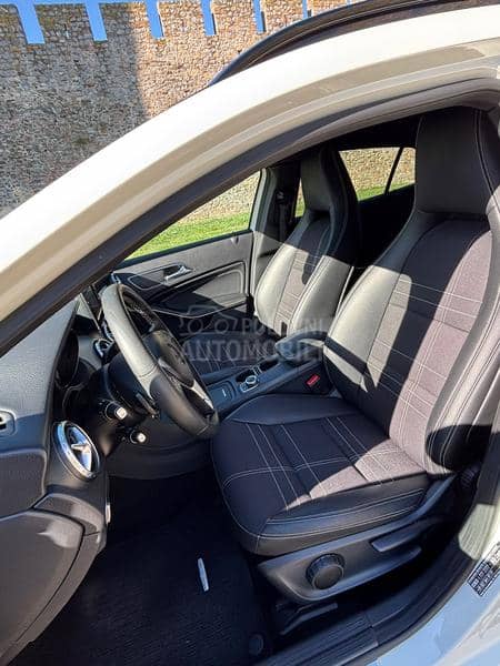 Mercedes Benz GLA 220 night paket