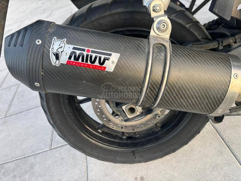 Suzuki V Strom