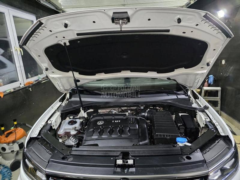 Volkswagen Tiguan 2.0 240k.Z.A.M.E.N.A