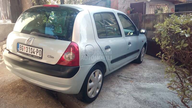 Renault Clio I.Z.V.A.N.R.E.D.A.N.