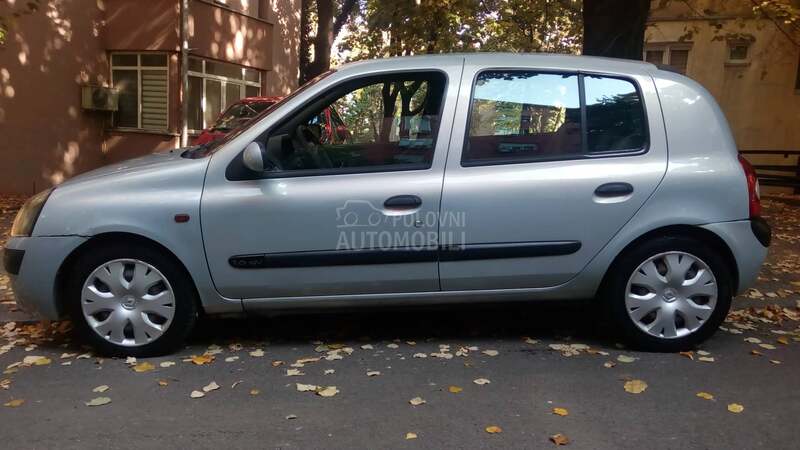 Renault Clio I.Z.V.A.N.R.E.D.A.N.