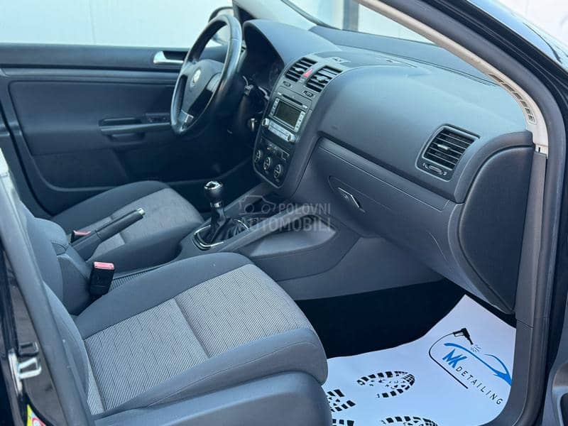 Volkswagen Golf 5  Volkswagen Golf 5