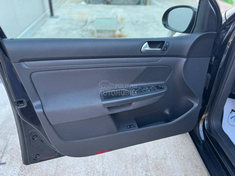 Volkswagen Golf 5  Volkswagen Golf 5