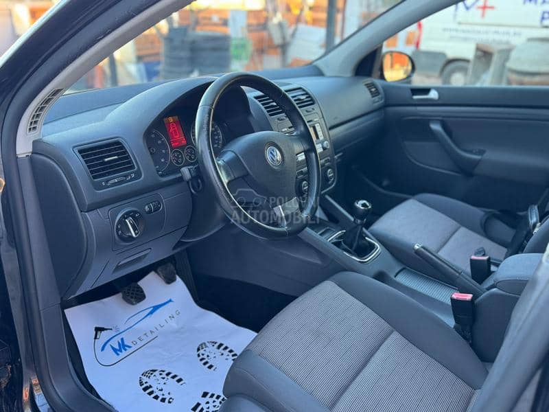 Volkswagen Golf 5  Volkswagen Golf 5