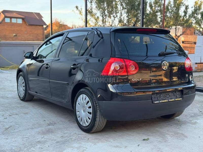 Volkswagen Golf 5  Volkswagen Golf 5