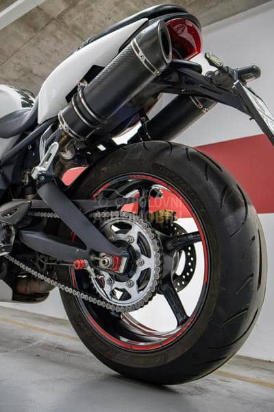 Triumph street triple 675