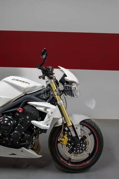 Triumph street triple 675