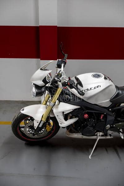 Triumph street triple 675
