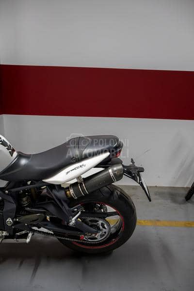 Triumph street triple 675