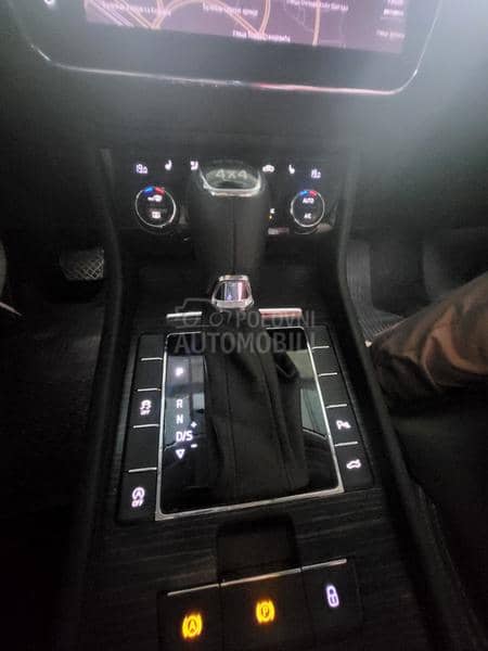 Škoda Superb 2.0 tdi 4x4 STYLE