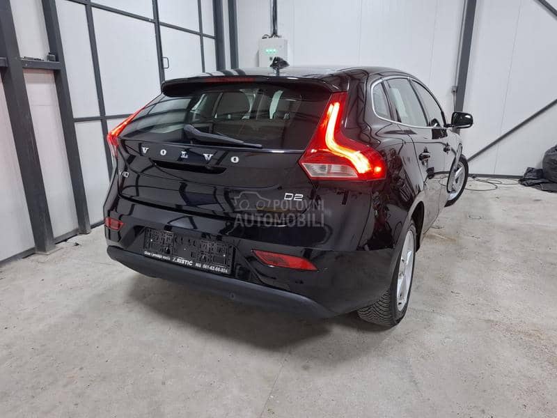 Volvo V40 1.6D SUMMUM