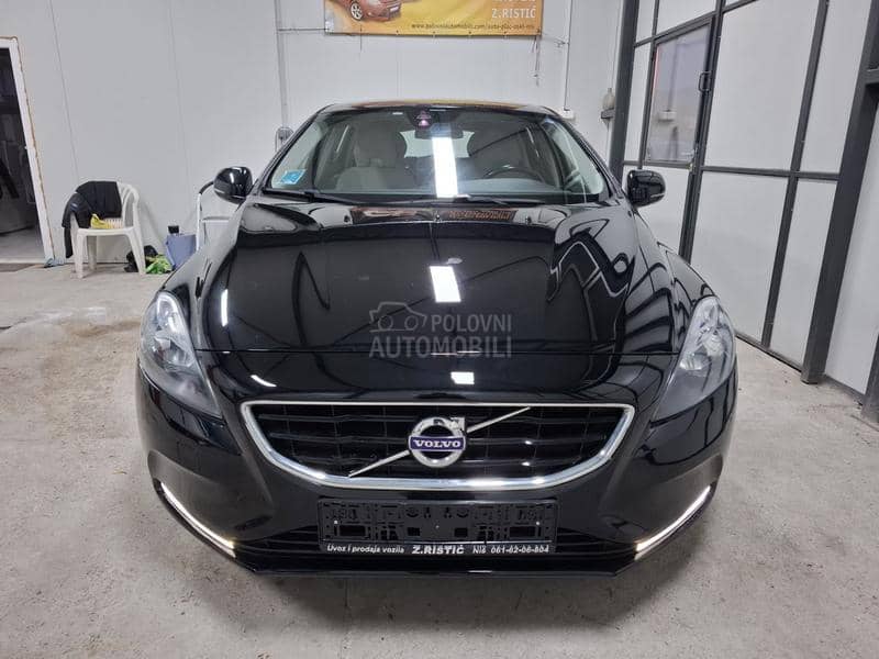 Volvo V40 1.6D SUMMUM