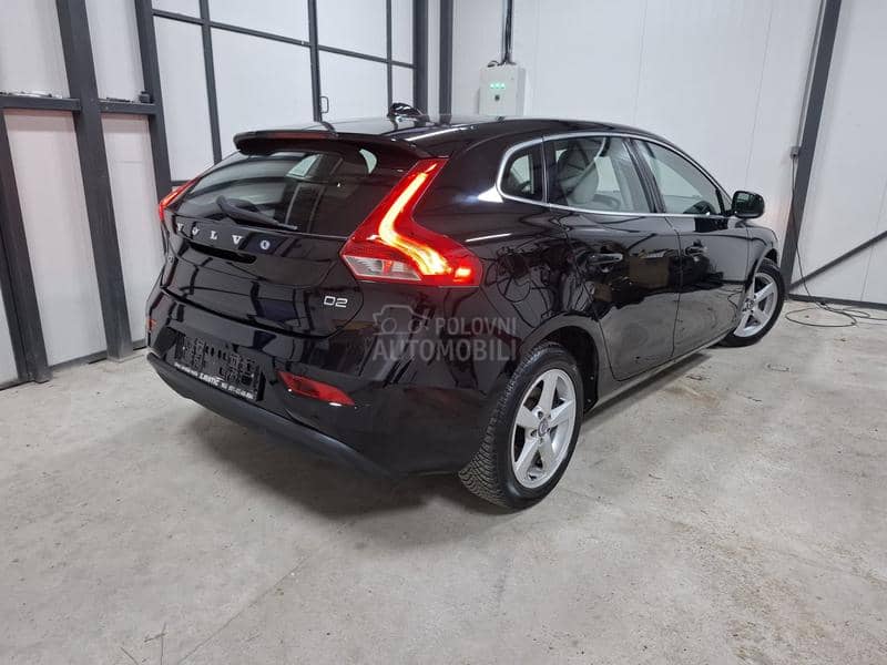 Volvo V40 1.6D SUMMUM