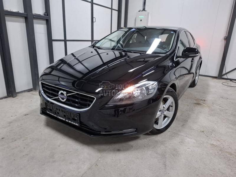 Volvo V40 1.6D SUMMUM
