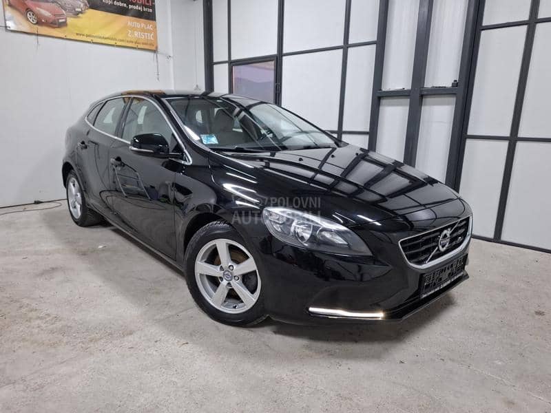 Volvo V40 1.6D SUMMUM
