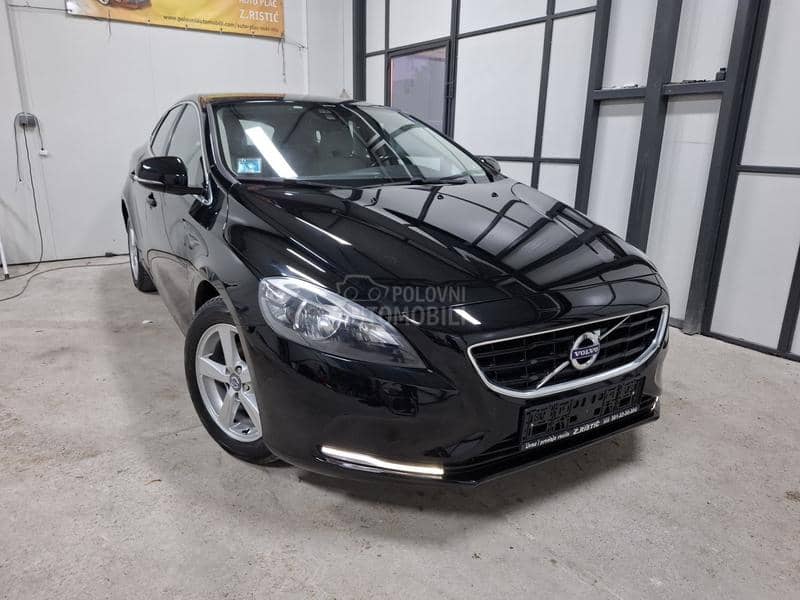 Volvo V40 1.6D SUMMUM