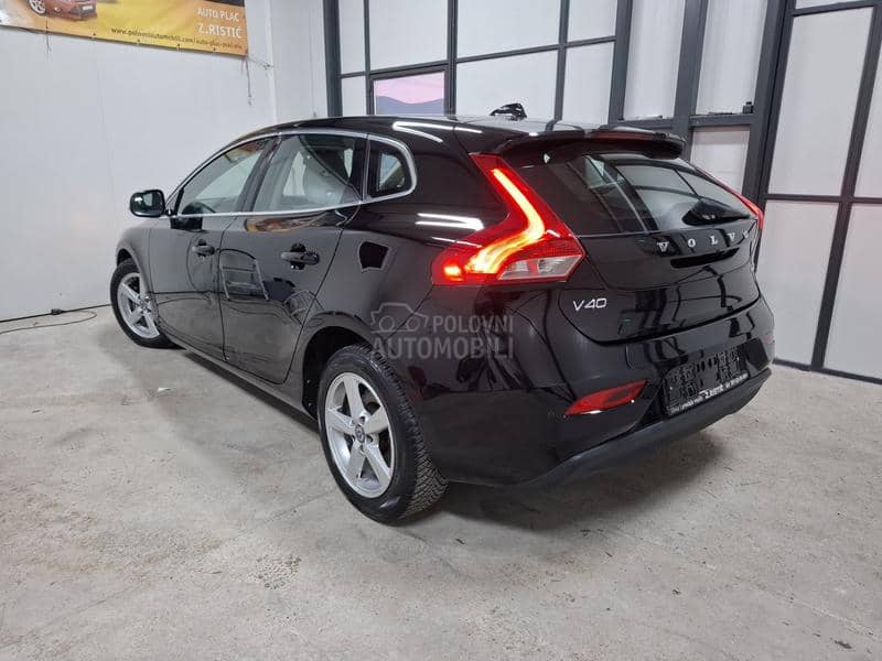 Volvo V40 1.6D SUMMUM