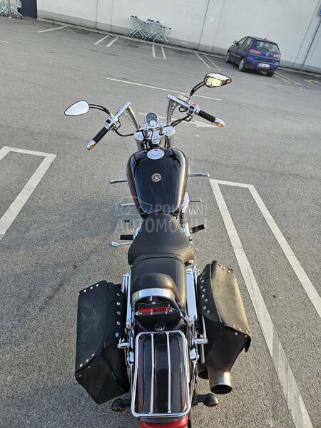 Suzuki Marauder VZ 800