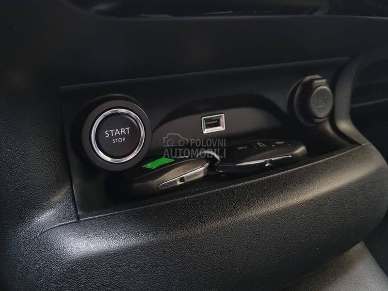 Citroen C4 Cactus 1.2b /AUTOMTIK/