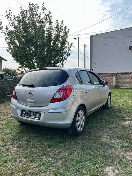 Opel Corsa D 1.3DTCi/0DLIČNA/