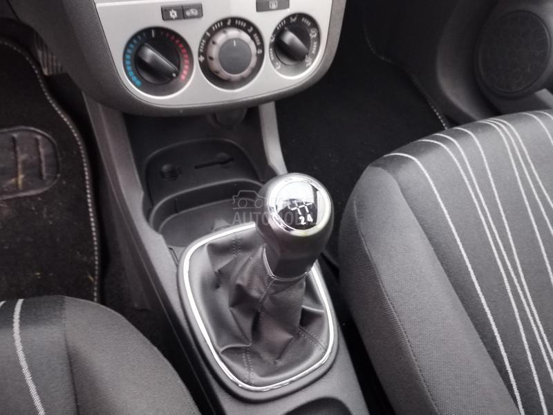 Opel Corsa D 1.0