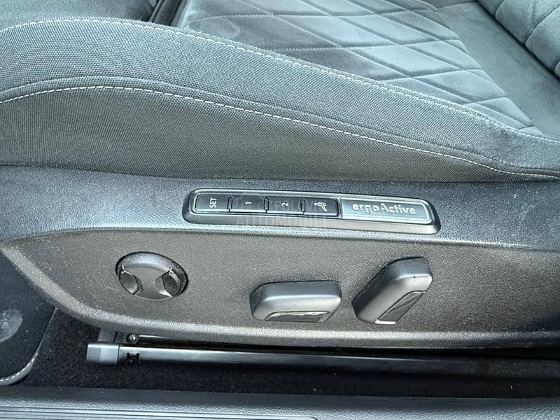 Volkswagen Golf 8 DSG Style IQ