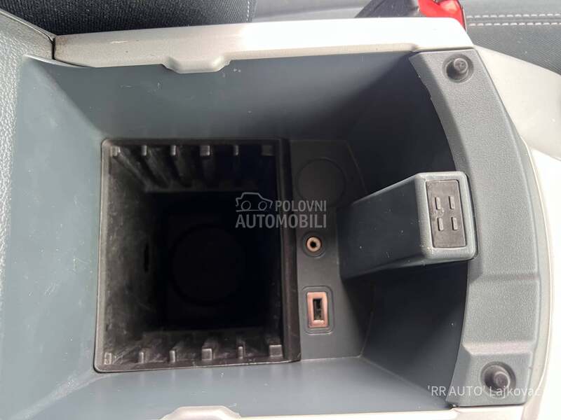 Ford C-Max 1.6TDCI N A V I